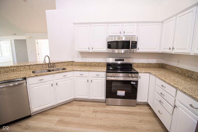 13895 Rue Charlot Lane, Mccordsville, IN 46055