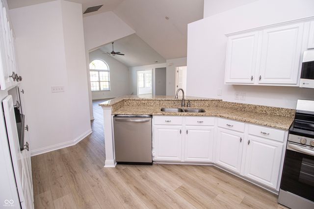 13895 Rue Charlot Lane, Mccordsville, IN 46055
