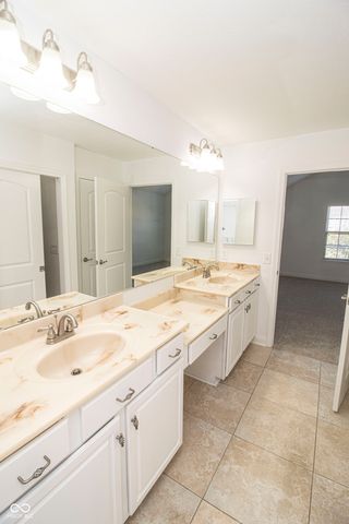13895 Rue Charlot Lane, Mccordsville, IN 46055