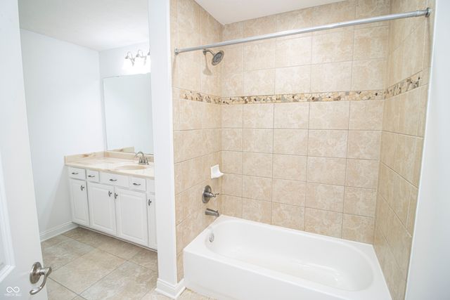 13895 Rue Charlot Lane, Mccordsville, IN 46055