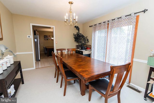 912 HICKORY GROVE DR, Royersford, PA 19468