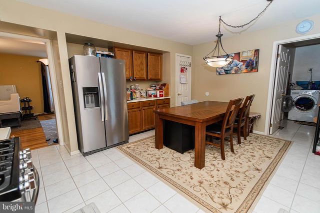 912 HICKORY GROVE DR, Royersford, PA 19468