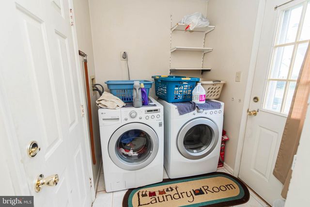 912 HICKORY GROVE DR, Royersford, PA 19468