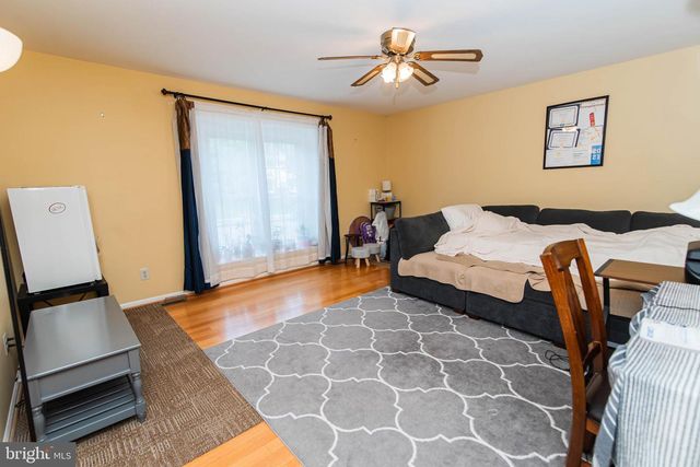 912 HICKORY GROVE DR, Royersford, PA 19468