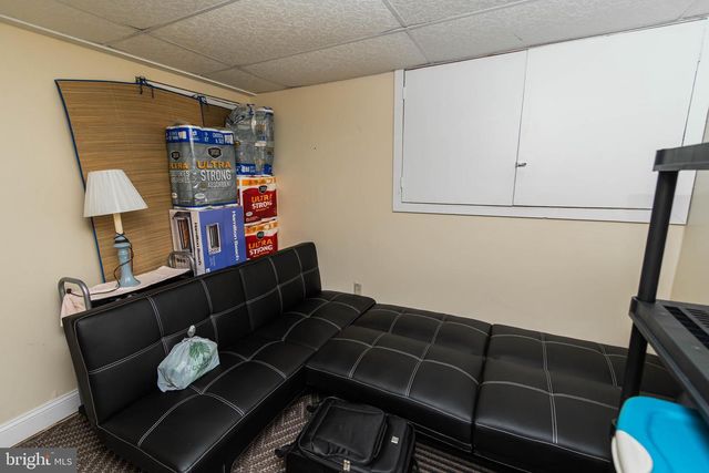 912 HICKORY GROVE DR, Royersford, PA 19468