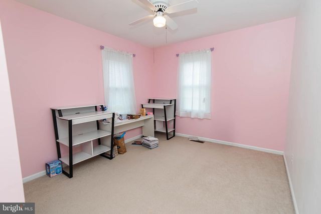 912 HICKORY GROVE DR, Royersford, PA 19468