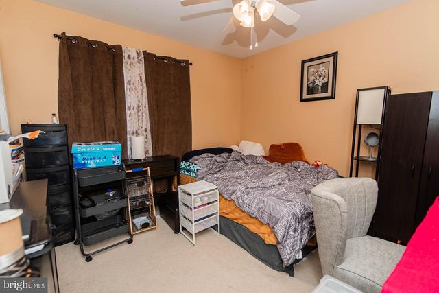 912 HICKORY GROVE DR, Royersford, PA 19468