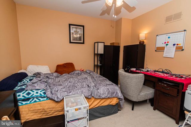 912 HICKORY GROVE DR, Royersford, PA 19468