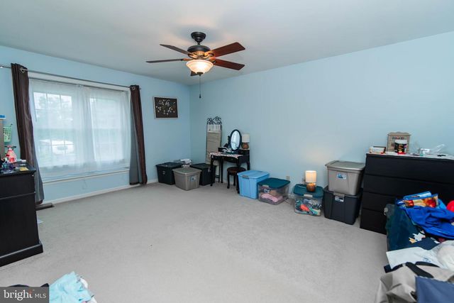 912 HICKORY GROVE DR, Royersford, PA 19468