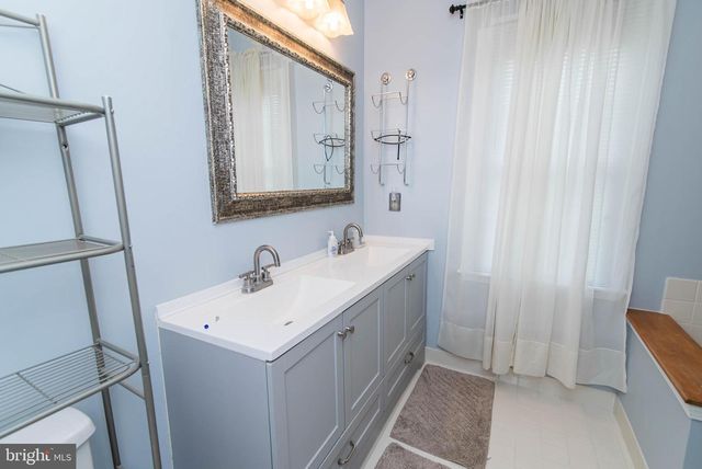 912 HICKORY GROVE DR, Royersford, PA 19468