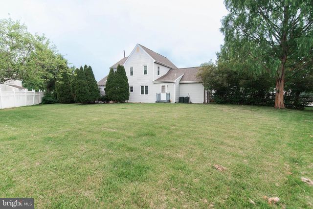 912 HICKORY GROVE DR, Royersford, PA 19468
