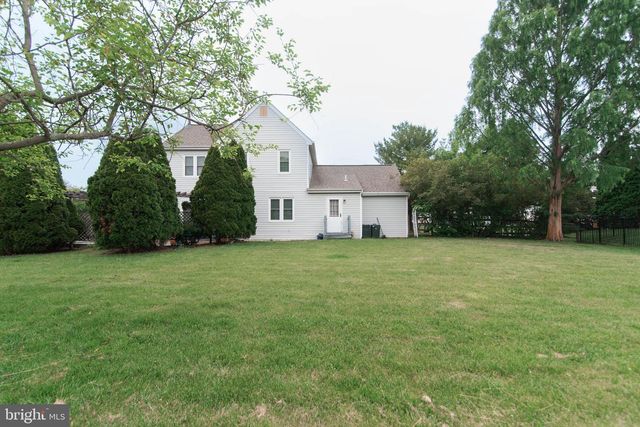 912 HICKORY GROVE DR, Royersford, PA 19468