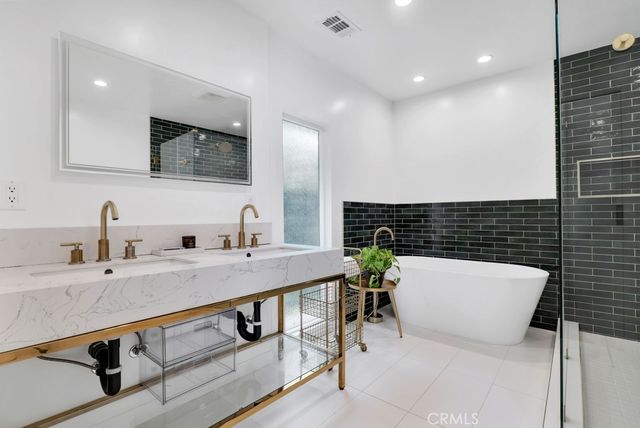 4950 Aldama, Los Angeles, CA 90042