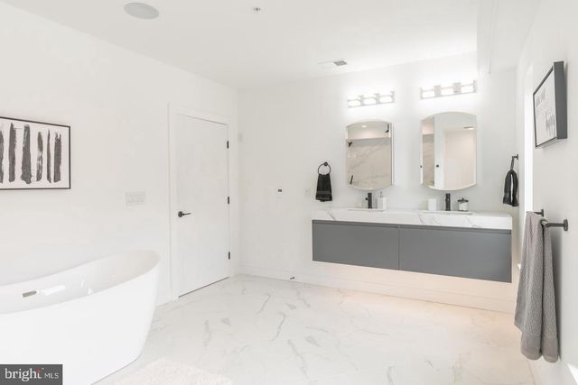 1111 E DUNTON ST, Philadelphia, PA 19123