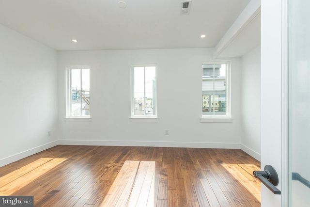 1111 E DUNTON ST, Philadelphia, PA 19123