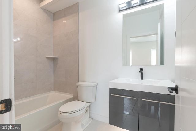 1111 E DUNTON ST, Philadelphia, PA 19123