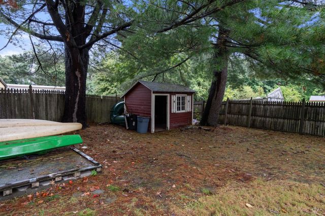 43 Winsor St, Ludlow, MA 01056
