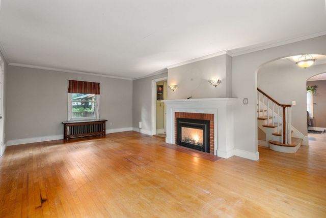 43 Winsor St, Ludlow, MA 01056