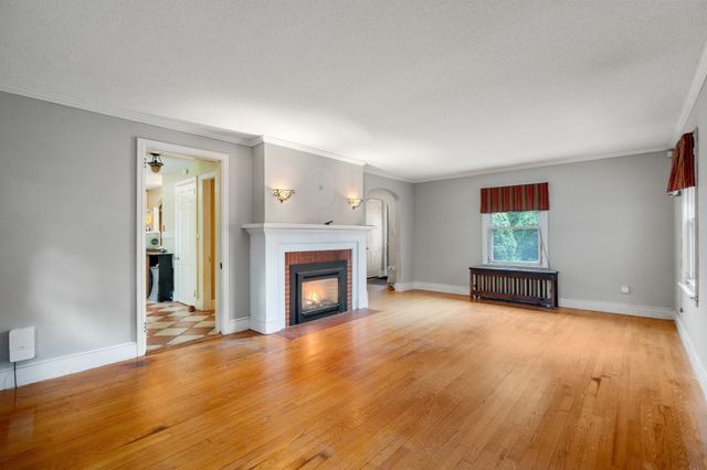43 Winsor St, Ludlow, MA 01056