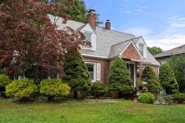 43 Winsor St, Ludlow, MA 01056