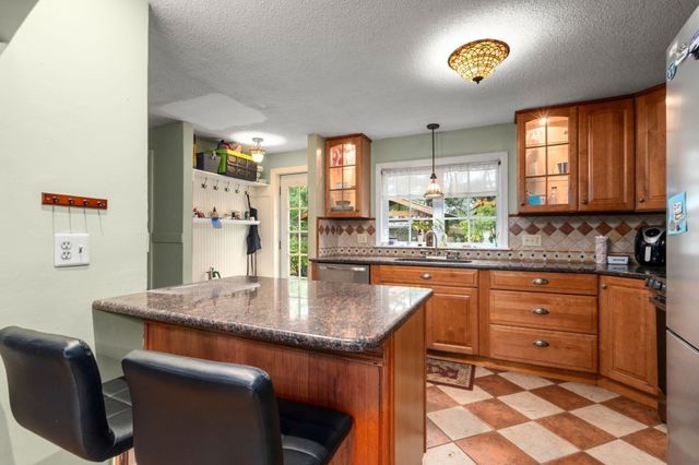43 Winsor St, Ludlow, MA 01056