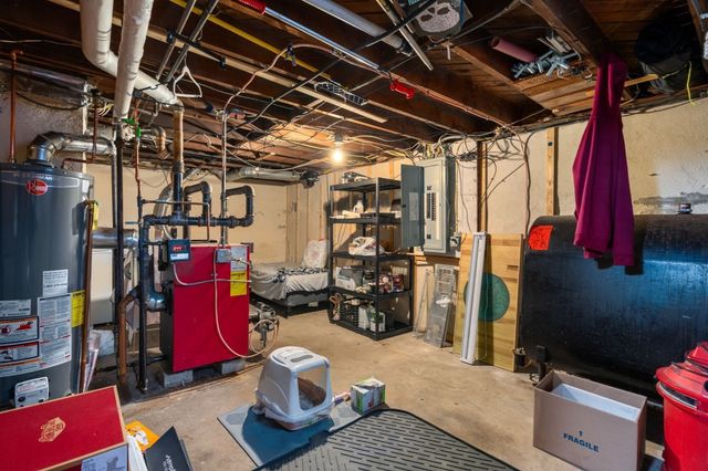 43 Winsor St, Ludlow, MA 01056