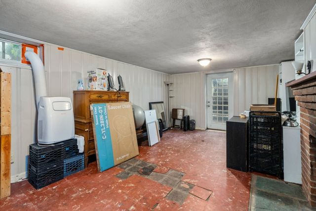 43 Winsor St, Ludlow, MA 01056