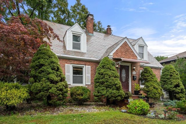 43 Winsor St, Ludlow, MA 01056