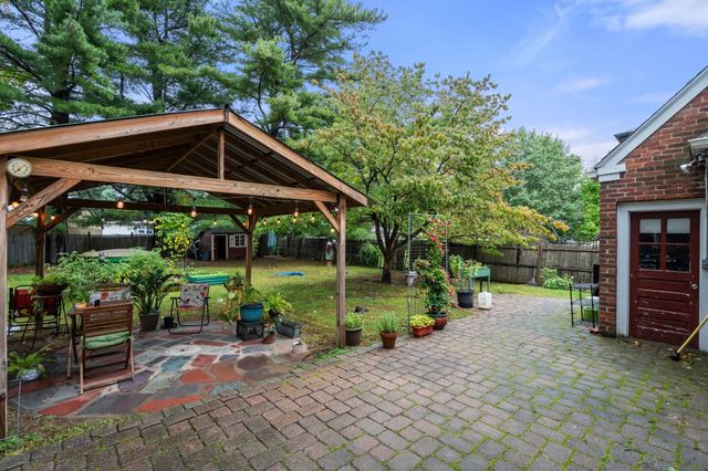 43 Winsor St, Ludlow, MA 01056
