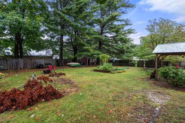 43 Winsor St, Ludlow, MA 01056