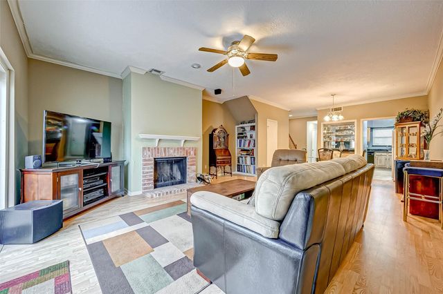 5976 Woodway Place Court, Houston, TX 77057