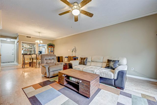 5976 Woodway Place Court, Houston, TX 77057