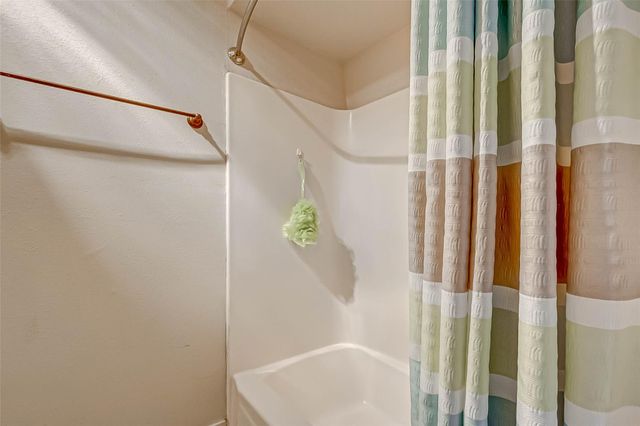 5976 Woodway Place Court, Houston, TX 77057