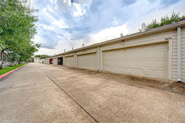 5976 Woodway Place Court, Houston, TX 77057