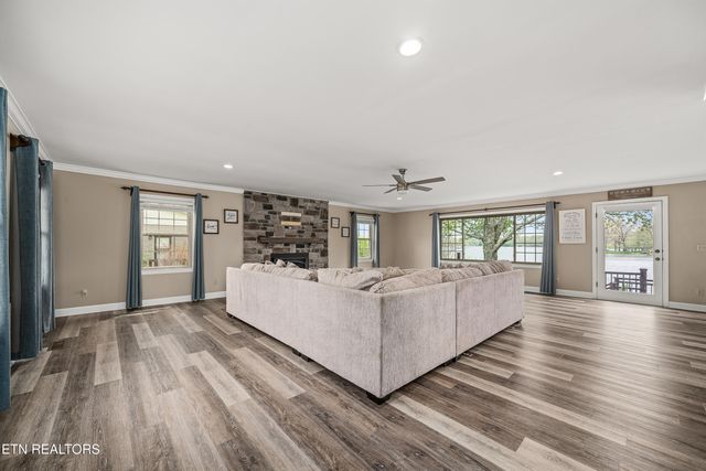 2135 Ona Rd, Crossville, TN 38572