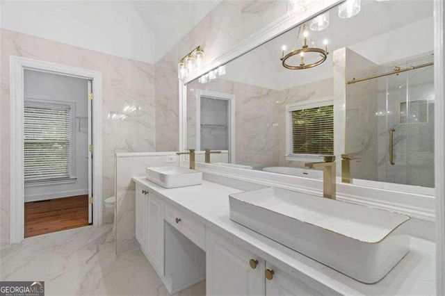 1711 Summit Glen Lane NE, Atlanta, GA 30329