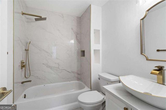 1711 Summit Glen Lane NE, Atlanta, GA 30329