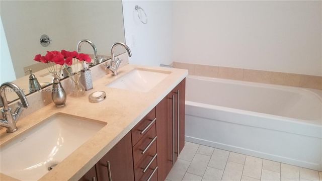 1111 SW 1st Ave 3516-N, Miami, FL 33130