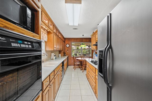 1118 S Amy Drive, Deer Park, TX 77536