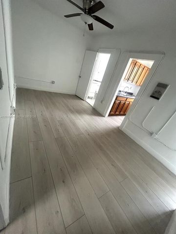 967 SW 5th St 18, Miami, FL 33130