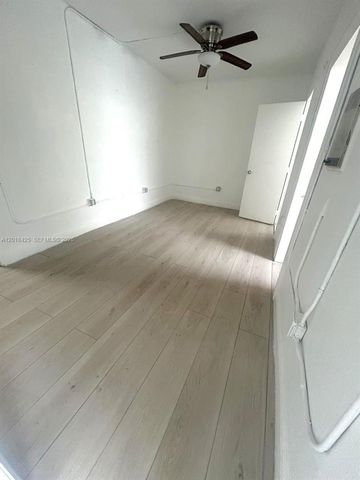 967 SW 5th St 18, Miami, FL 33130