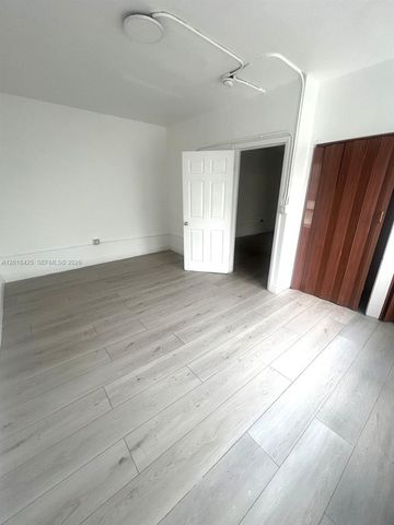 967 SW 5th St 18, Miami, FL 33130
