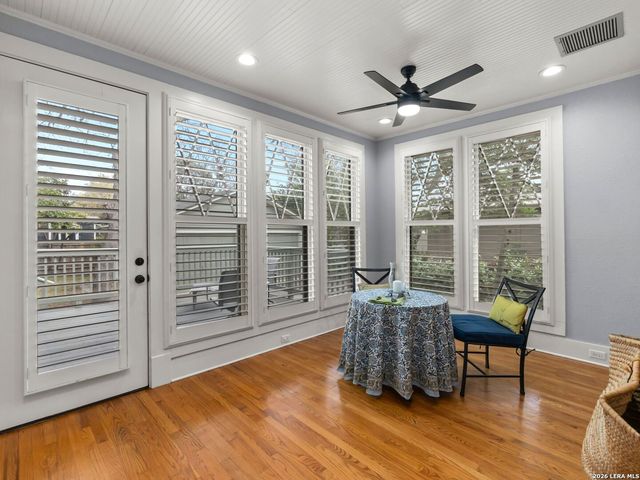 729 E Woodlawn Avenue, San Antonio, TX 78212