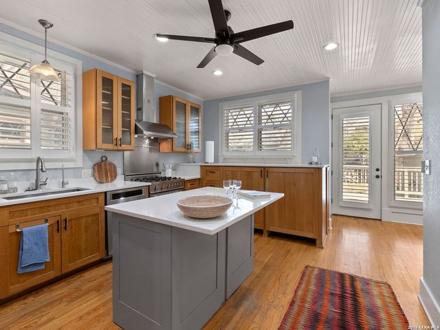 729 E Woodlawn Avenue, San Antonio, TX 78212