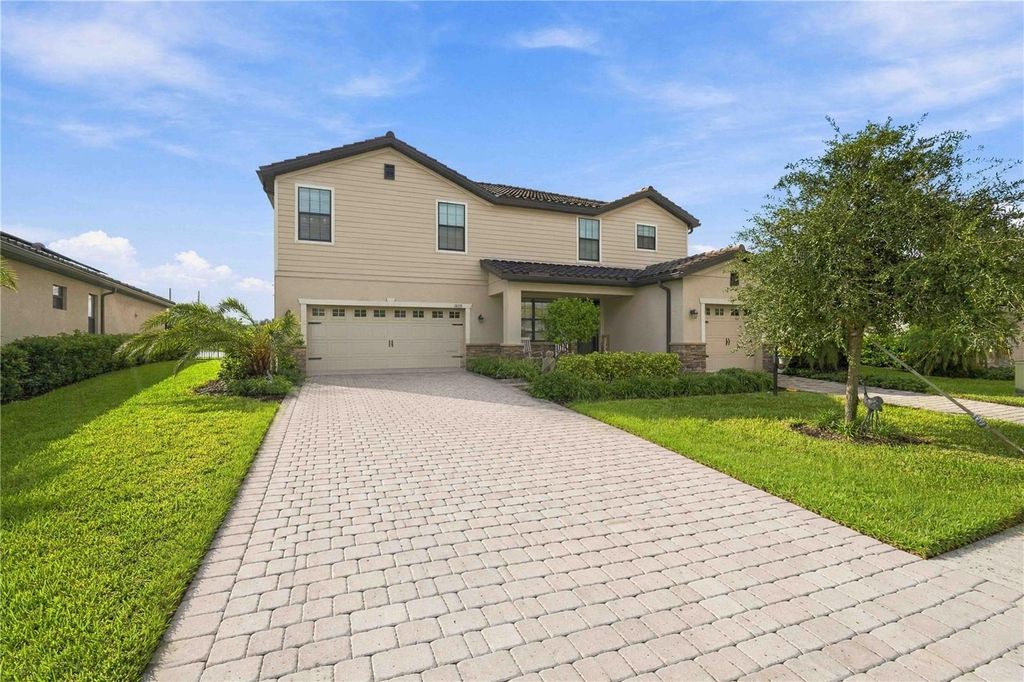 Image 4 of property listing at 17635 POLO TRAIL, Bradenton, FL 34211