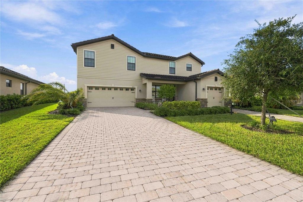 Image 5 of property listing at 17635 POLO TRAIL, Bradenton, FL 34211