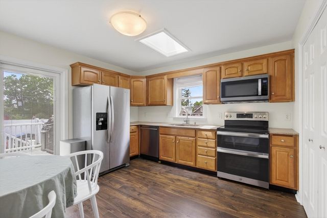 11 Rahway Rd, Burlington, MA 01803