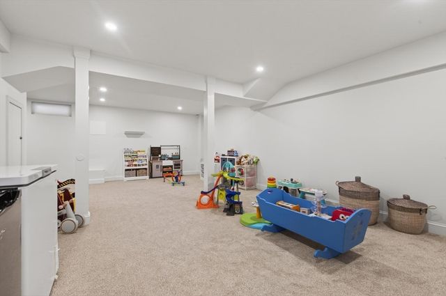 11 Rahway Rd, Burlington, MA 01803