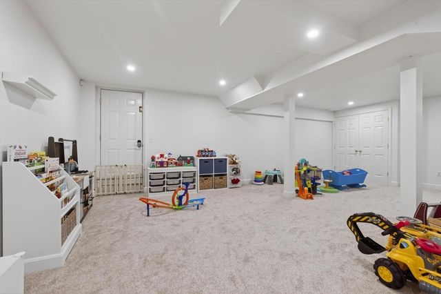 11 Rahway Rd, Burlington, MA 01803