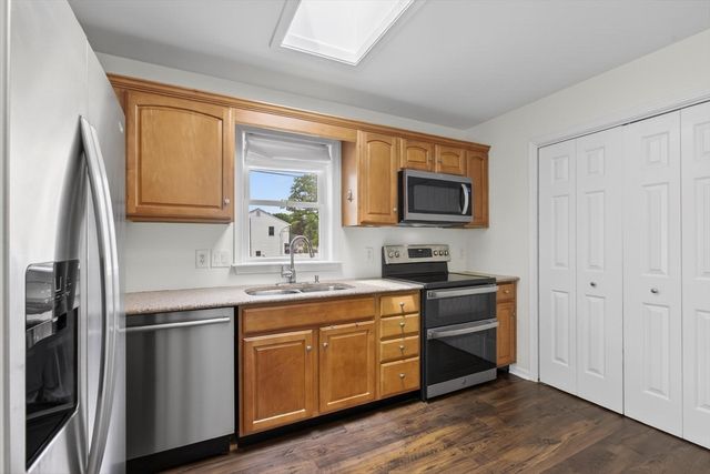 11 Rahway Rd, Burlington, MA 01803